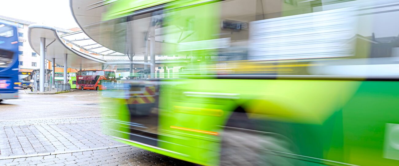 Gröna Transporter: Hur Tekniken Driver Hållbar Mobilitet